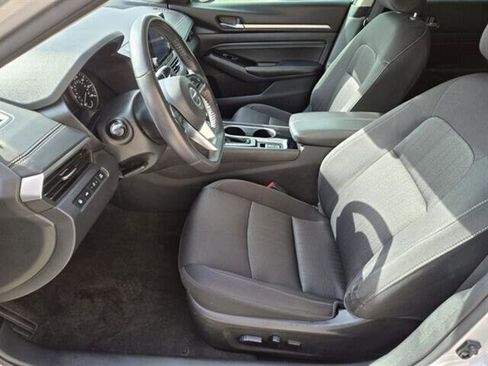 Used 2022 Nissan Altima 2.5 SV w/ SV Premium Package image 12