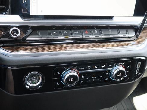 Certified 2024 GMC Sierra 1500 Elevation image 18