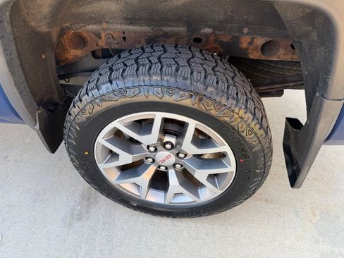 Used 2015 GMC Sierra 1500 SLE w/ SLE Value Package AWD/4WD image 11