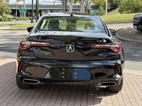 Used 2022 Acura TLX w/ Technology Package image 5