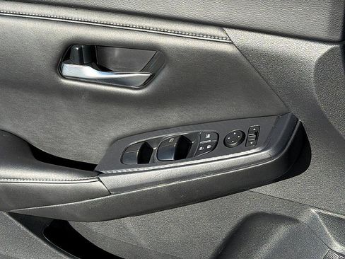 Used 2023 Nissan Sentra S image 19