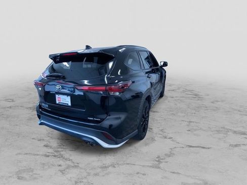 Certified 2025 Toyota Highlander XSE AWD/4WD image 9