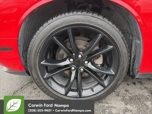 Used 2017 Dodge Challenger SXT w/ Blacktop Package image 9