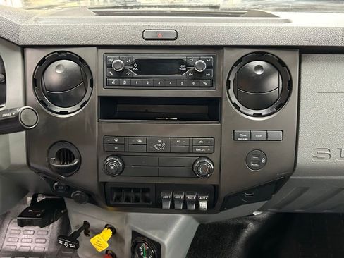 Certified 2022 Ford F750 2WD Regular Cab Super Duty image 17