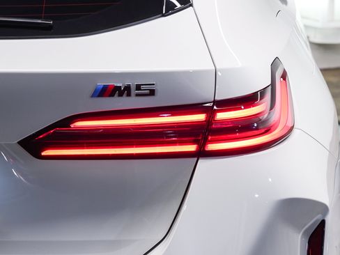 New 2027 BMW M5 Touring AWD/4WD image 7
