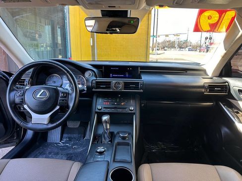 Used 2019 Lexus IS 300 image 15