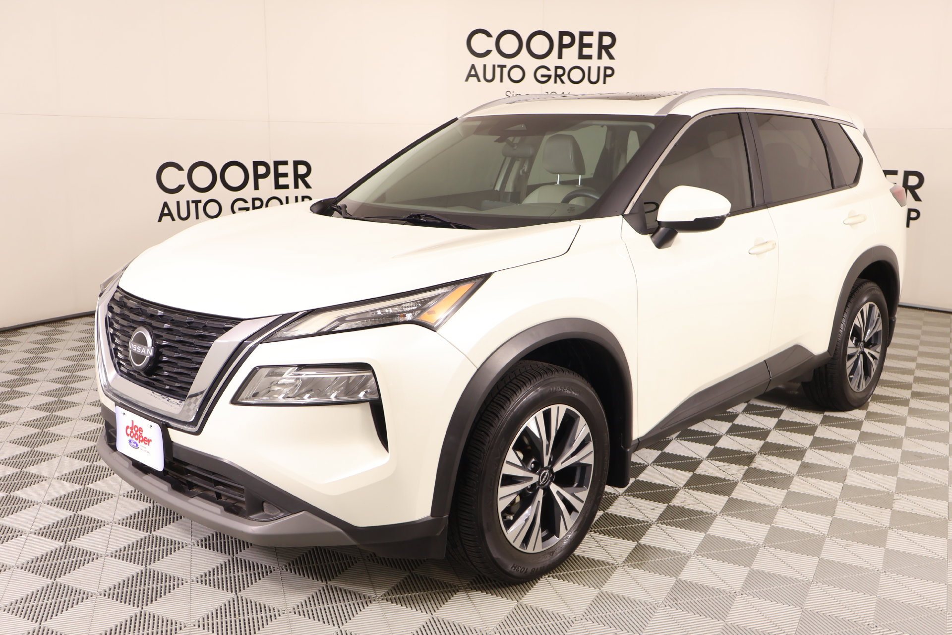 Used 2023 Nissan Rogue SV w/ SV Premium Package FWD image 10