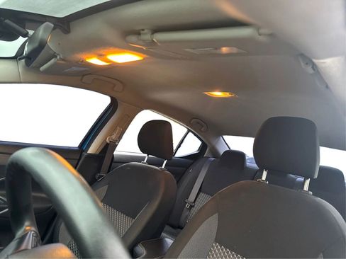 Used 2020 Nissan Versa S FWD image 15