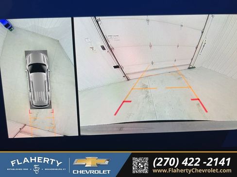 Used 2025 Chevrolet Traverse RS image 37