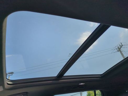 Used 2022 Cadillac Escalade ESV Premium Luxury AWD/4WD image 23