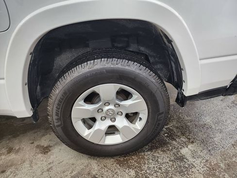 Used 2025 RAM 1500 Big Horn AWD/4WD image 36