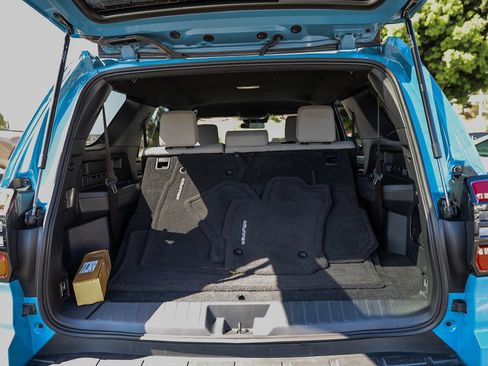 Certified 2025 Toyota 4Runner SR5 AWD/4WD image 25