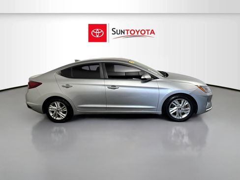 Used 2020 Hyundai Elantra SEL w/ Cargo Package (C1) FWD image 2