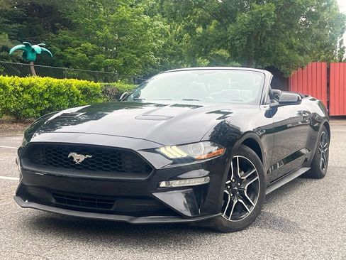Used 2020 Ford Mustang Premium RWD image 9
