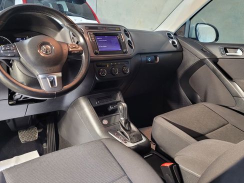 Used 2017 Volkswagen Tiguan Limited w/ Premium Package image 23