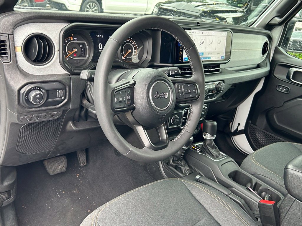Certified 2025 Jeep Gladiator Sport AWD/4WD image 11