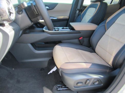 New 2026 Chevrolet Equinox ACTIV w/ Convenience Package III image 16