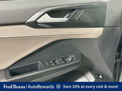 Used 2022 Volkswagen Taos SEL AWD/4WD image 19