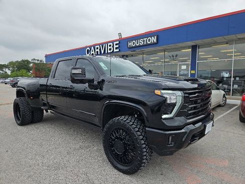 Used 2026 Chevrolet Silverado 3500 High Country w/ High Country Premium Package AWD/4WD image 1