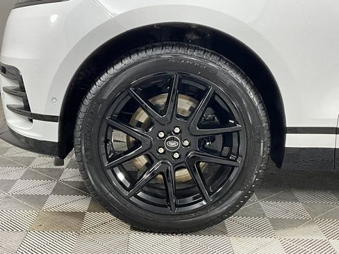 New 2026 Land Rover Range Rover Velar Dynamic SE image 9