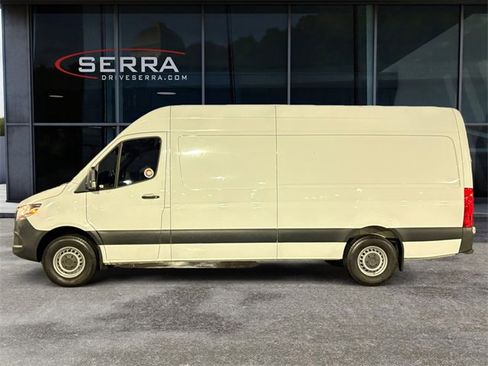 Used 2020 Mercedes-Benz Sprinter 2500 image 2