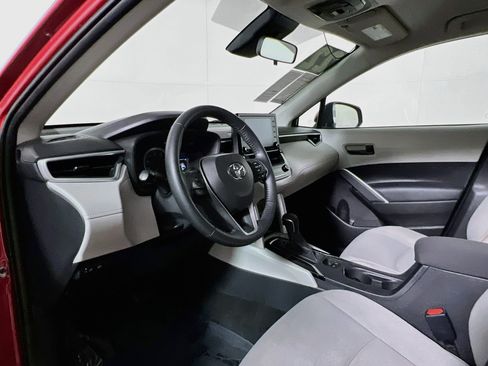 Used 2022 Toyota Corolla Cross LE FWD image 30