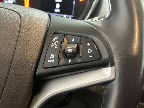 Used 2019 Chevrolet Trax LT w/ LT Convenience Package image 25