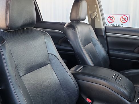 Used 2019 Toyota Highlander Limited image 37