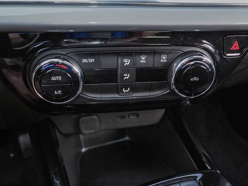 Certified 2024 Chevrolet Trax LT FWD image 13