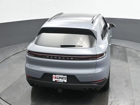 Used 2024 Porsche Cayenne image 35