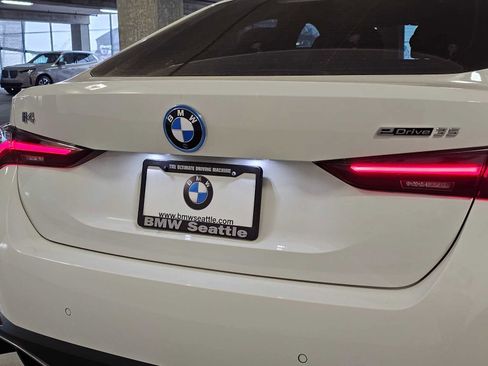 Used 2023 BMW i4 eDrive35 RWD image 7