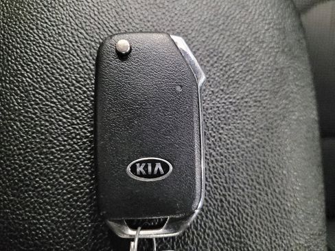 Used 2020 Kia Forte LXS FWD image 32