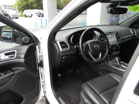 Used 2019 Jeep Grand Cherokee Limited AWD/4WD image 16