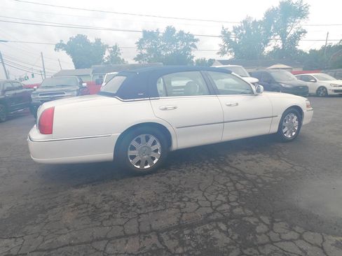 Used 2003 Lincoln Town Car Cartier RWD image 35