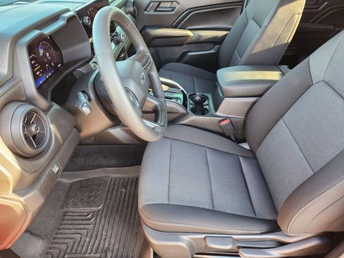 Used 2025 Chevrolet Colorado Trail Boss image 16