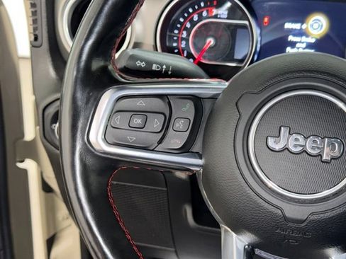 Used 2022 Jeep Gladiator Rubicon w/ Cold Weather Group AWD/4WD image 14