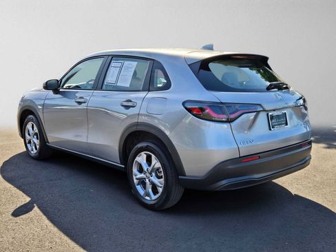 Used 2023 Honda HR-V LX image 5