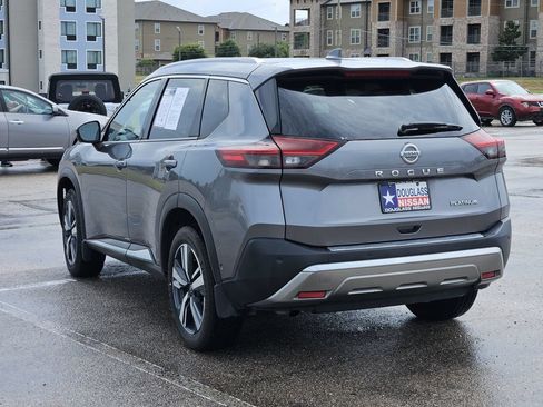 Used 2021 Nissan Rogue Platinum FWD image 4