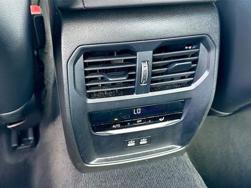 Used 2025 BMW 330i Sedan image 20