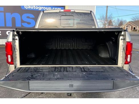 Used 2018 Ford F150 Platinum w/ Equipment Group 701A Luxury image 11