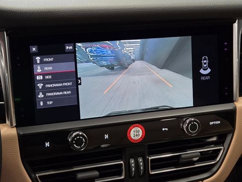 Certified 2026 Porsche Macan AWD/4WD image 20