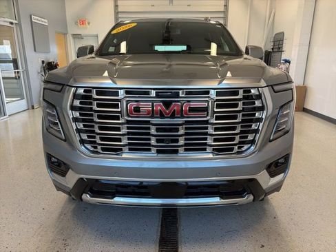 Used 2026 GMC Yukon XL Denali w/ Sun & Power Step Package AWD/4WD image 5
