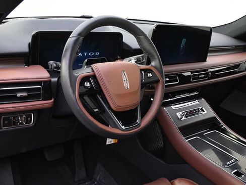 New 2026 Lincoln Aviator Reserve image 11