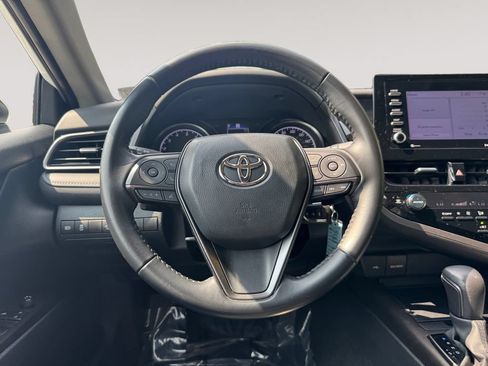 Used 2023 Toyota Camry SE FWD image 12