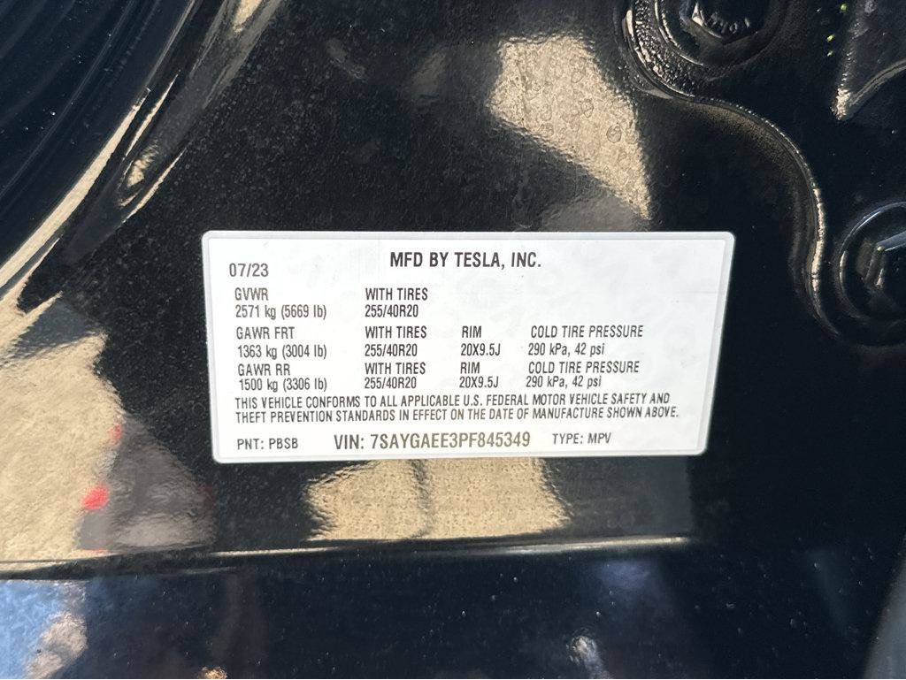 Used 2023 Tesla Model Y Long Range AWD/4WD image 41