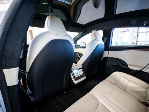 Used 2022 Tesla Model S Base image 48