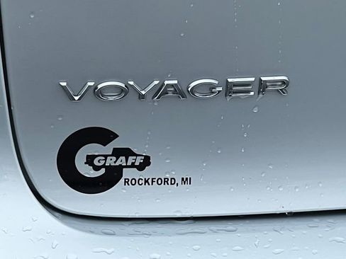 Used 2022 Chrysler Voyager LX FWD image 45