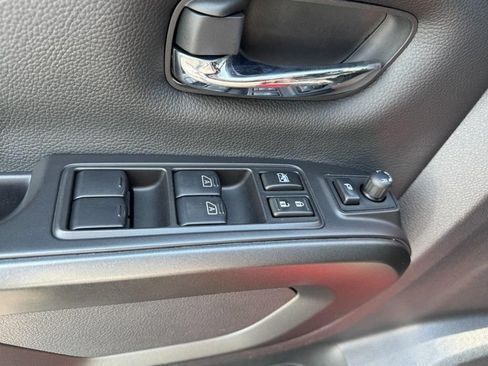 Used 2023 Nissan Titan PRO-4X w/ Pro-4x Convenience Package AWD/4WD image 15