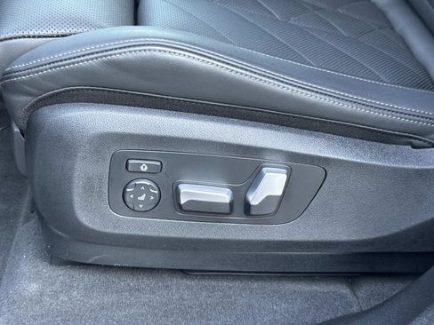 Used 2025 BMW X5 xDrive50e w/ Parking Assistance Package image 17