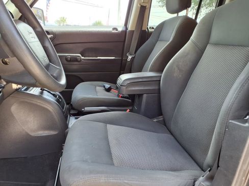 Used 2010 Jeep Patriot Sport image 12